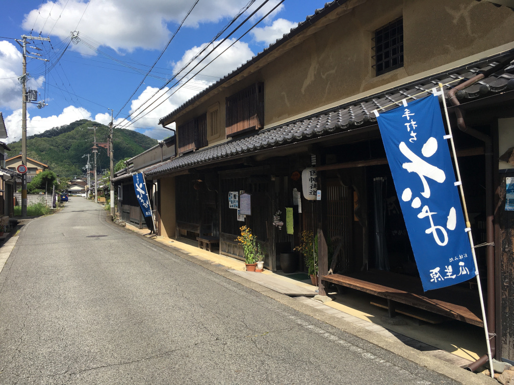 お蕎麦屋さんの外観