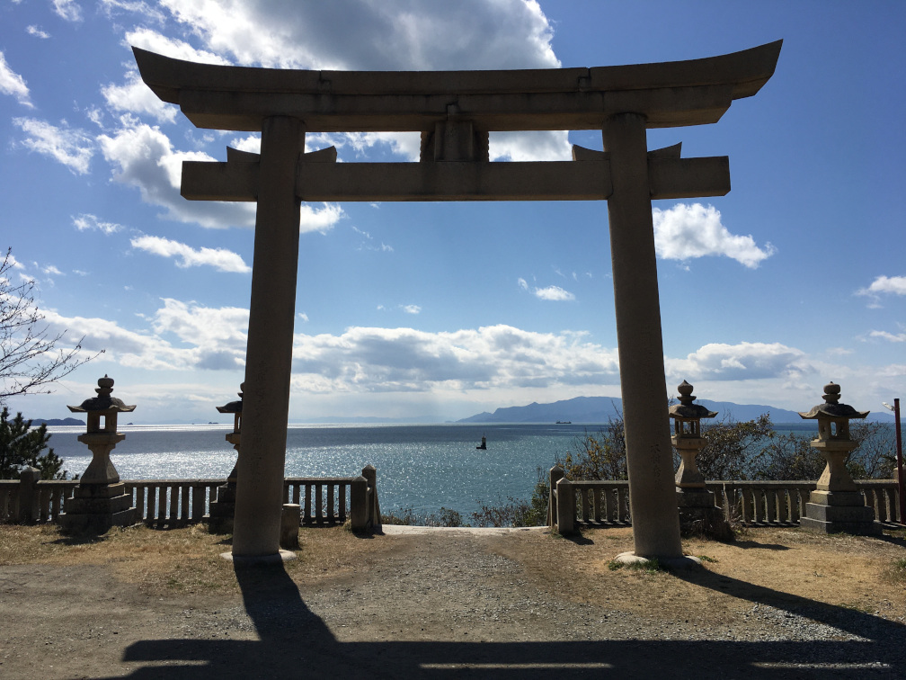 鳥居から眺める播磨灘