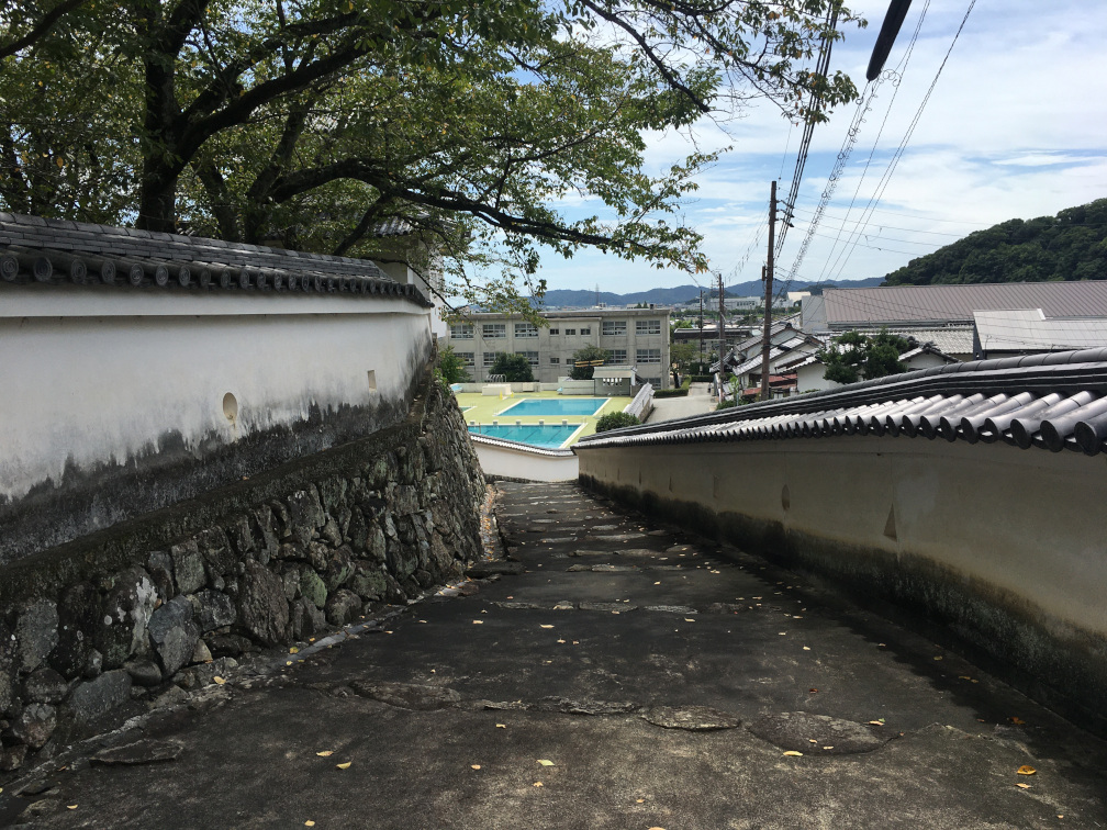 龍野城の西側の門からの風景