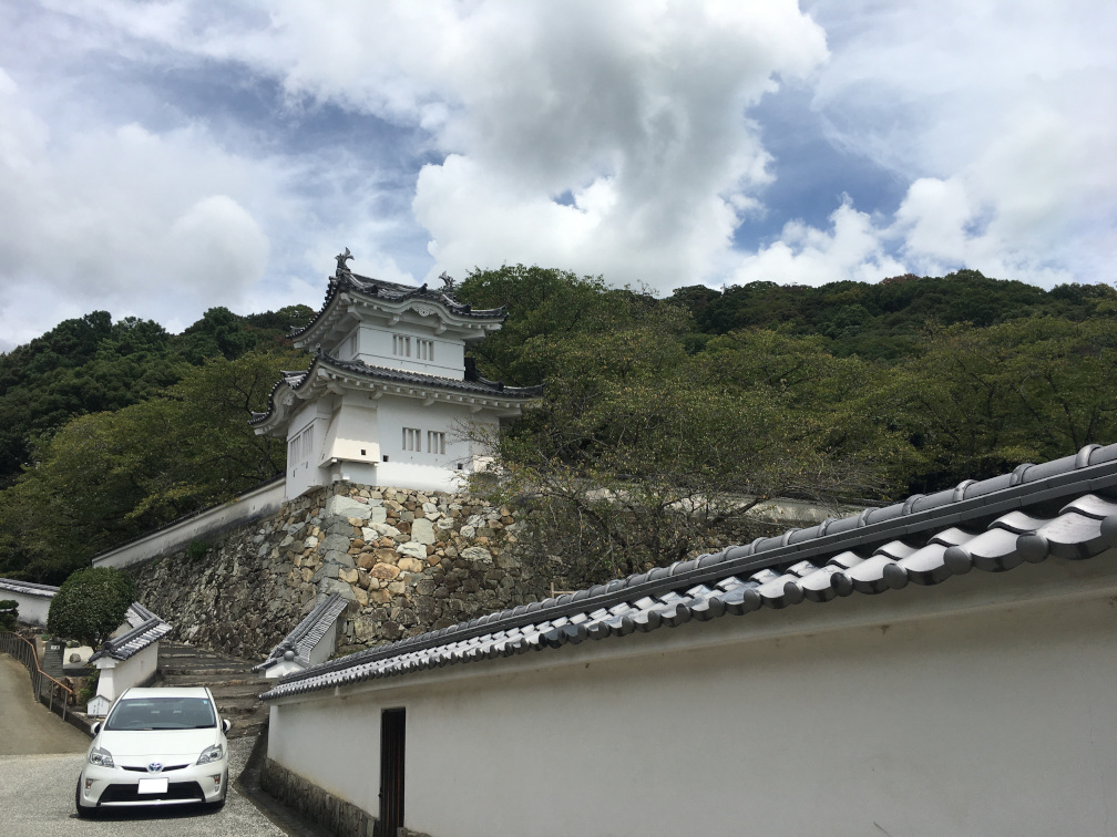 西側から見た龍野城の佇まい